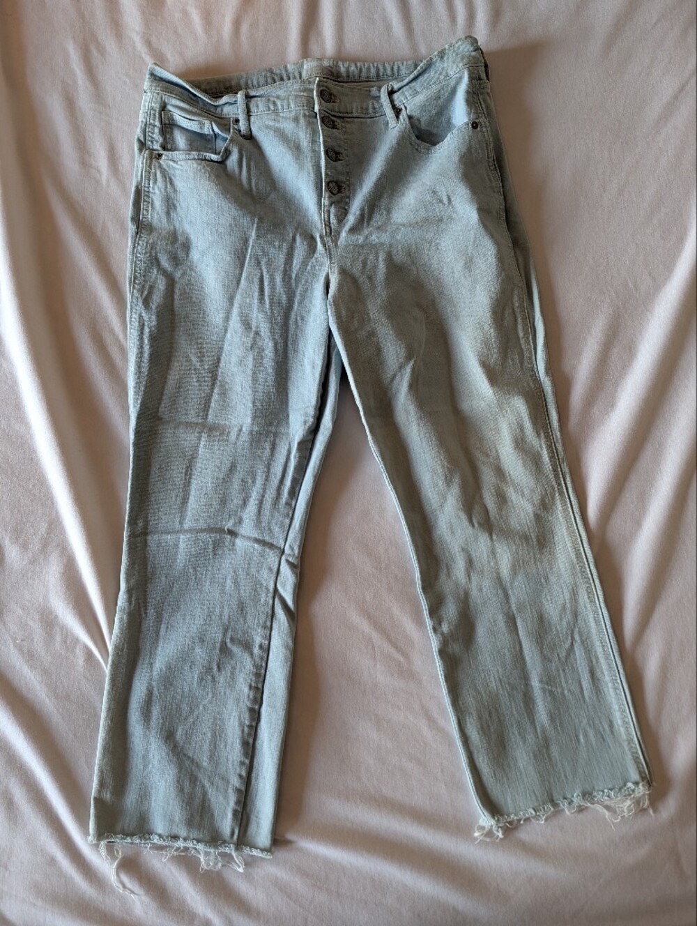 Old Navy High-Rise Women's Jeans in Light Wash